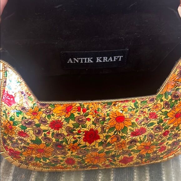 Antik Kraft Floral Gold Women's Bag - Picture 7 of 7